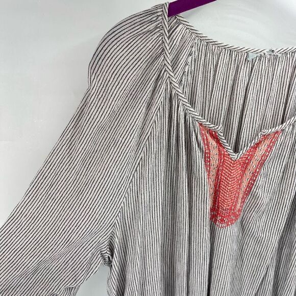 Womens Top Blouse Tunic Roll Tab Sleeve Stretch V Neck Striped Black White 2X - Picture 6 of 9